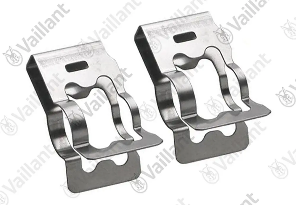 Set aus zwei metallenen Klammern von Vaillant, gestaltet für eine spezifische Montageanwendung, mit einem funktionalen Design und präzisen Ausschnitten.